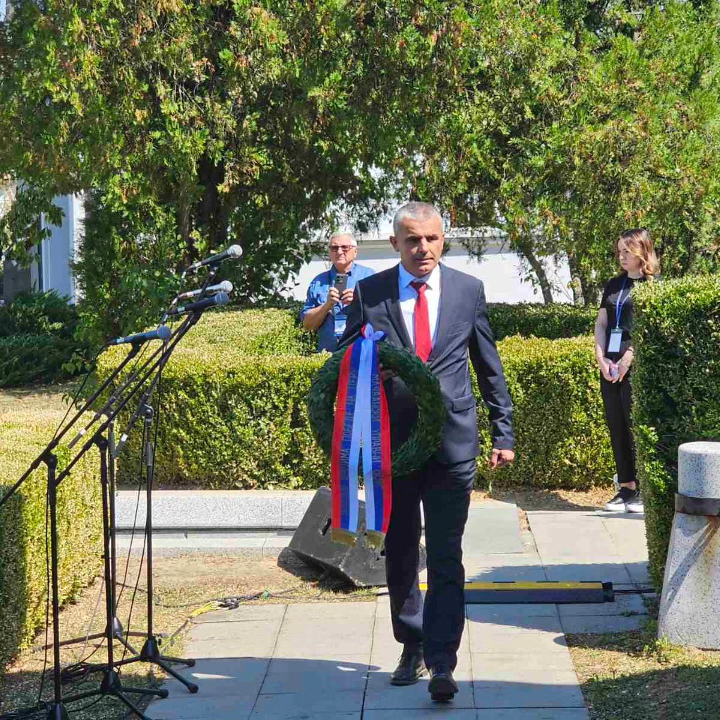 Načelnik Mačvanskog upravnog okruga položio venac na Spomenik cerskim junacima